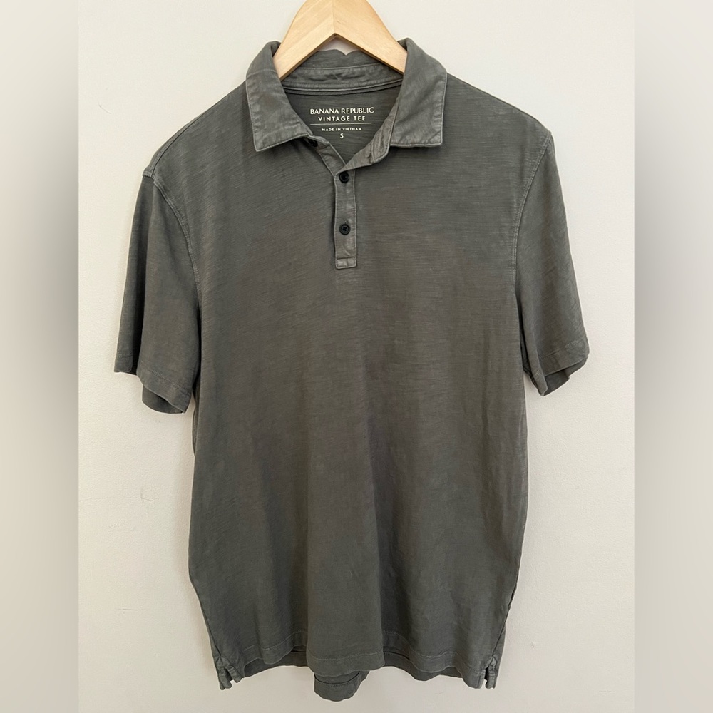 Banana Republic Vintage Men’s 3 Button Polo Shirt